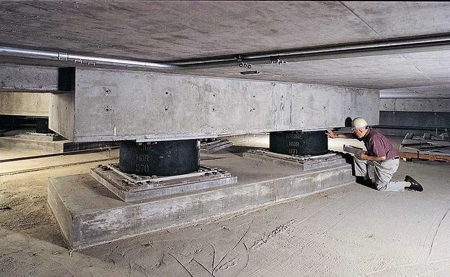 Conception d'isolation sismique à la base à Colmar : ingénierie parasismique pour bâtiments neufs