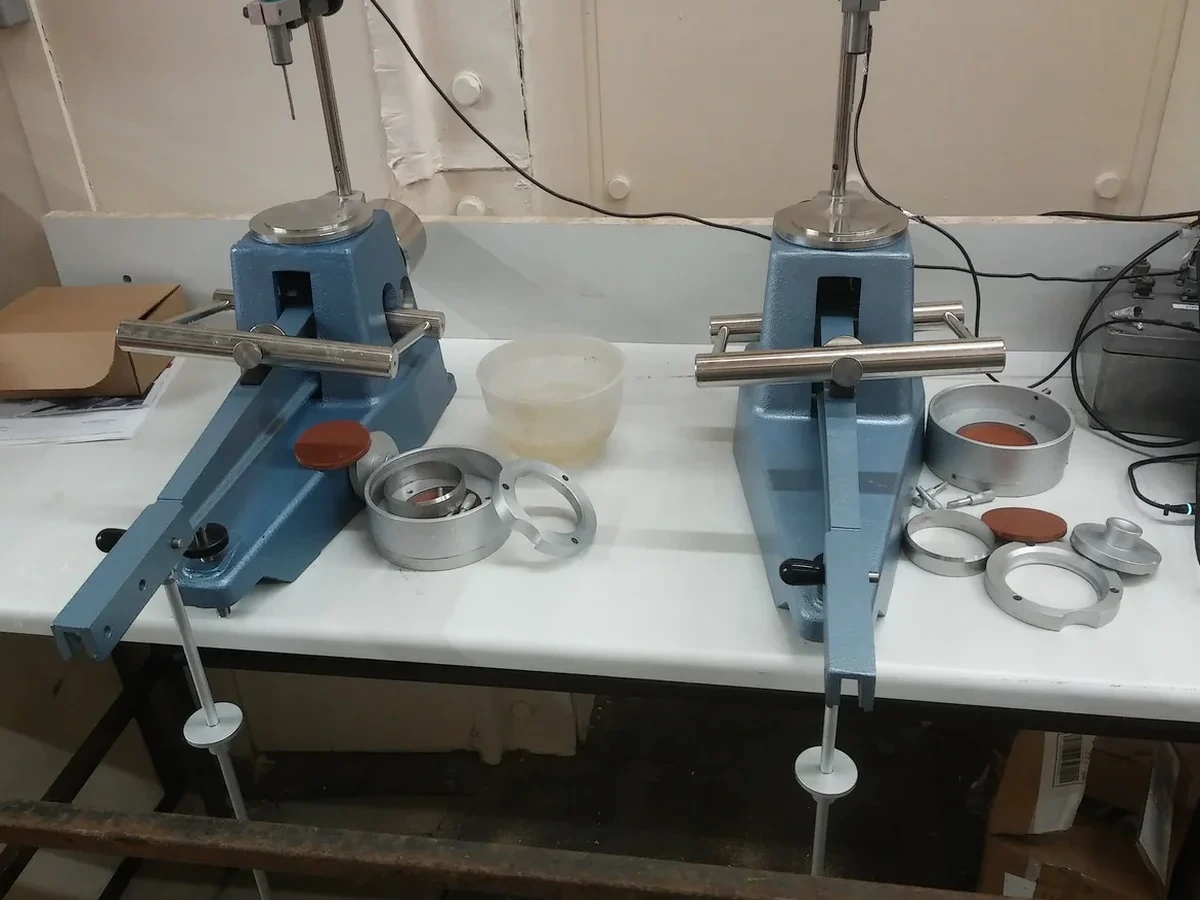 Essais Limites d'Atterberg à Colmar : Contrôle de la Plasticité des Sols Fins